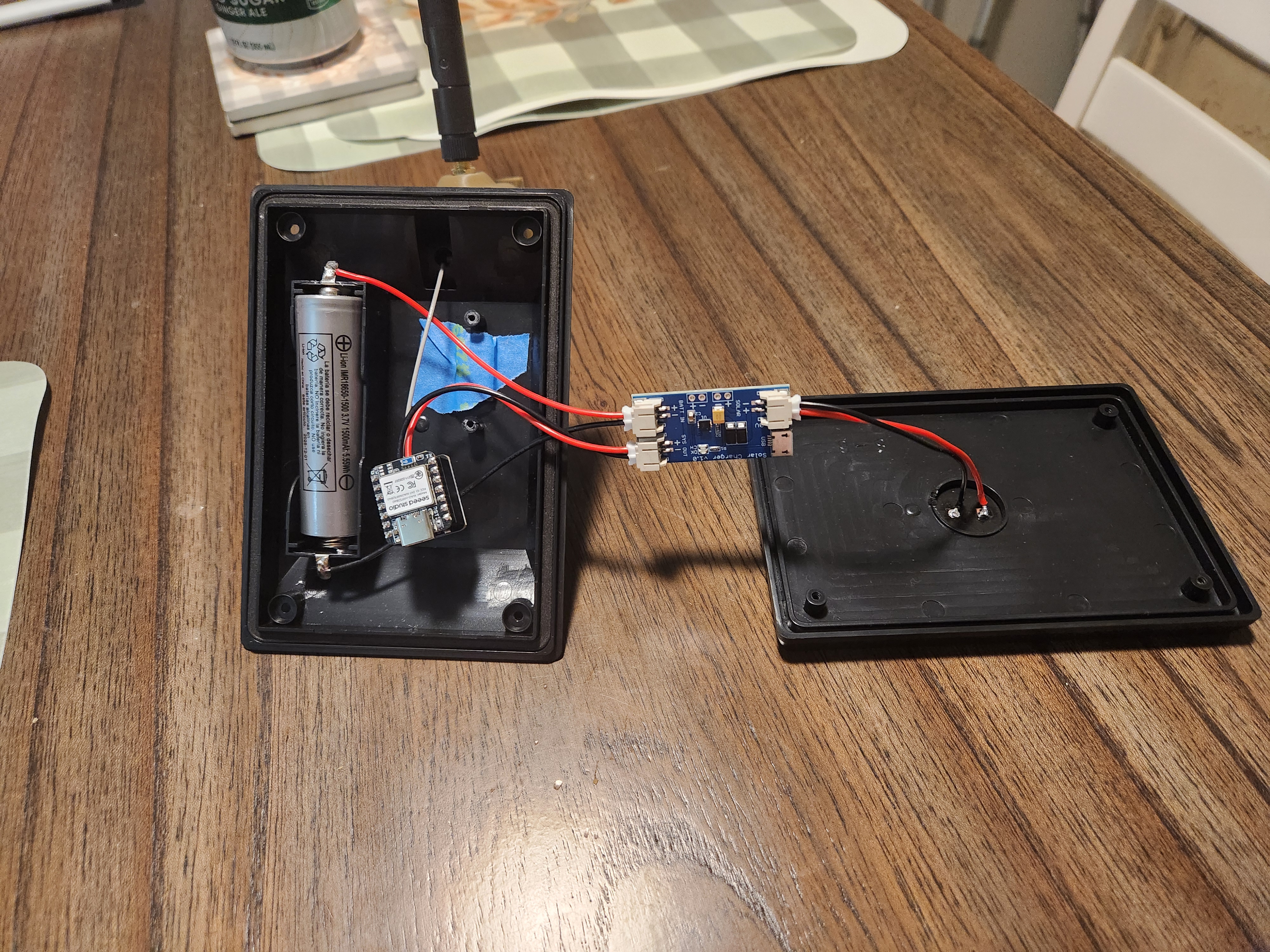 Wiring and soldering guts of the repeater